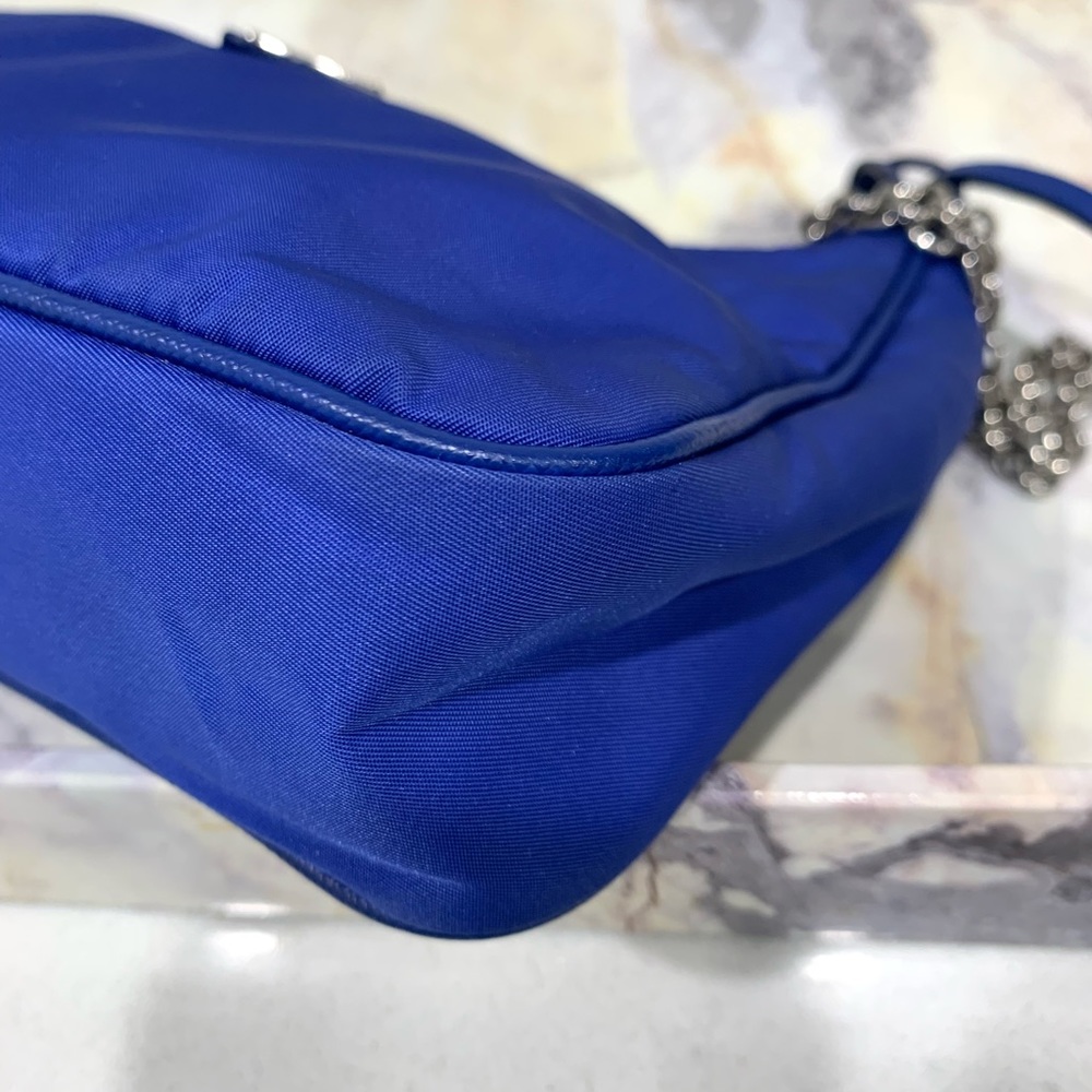 ❌SOLD❌Authentic Prada Re-edition 2005 Small Nylon Bag. - Picture 10 of 13